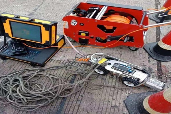 富裕CCTV管道检测机器人